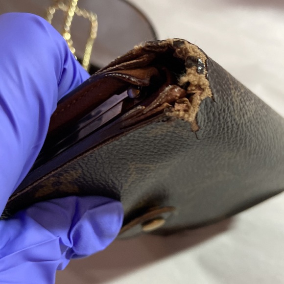 Louis Vuitton Kiss lock wallet - Picture 17 of 17